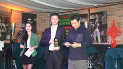 2013中國SUV年度車型頒獎典禮在京舉行 鄧祿普敢越客AT3G獲殊榮